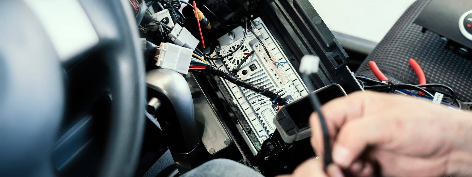 Réparation d&#8217;autoradio et écran tactile voiture à Brumath à côté de Mundolsheim Haguenau